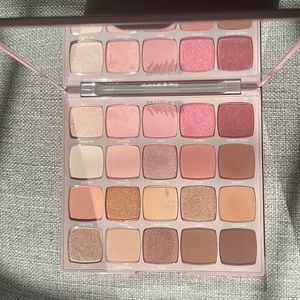 Tarte tartelette juicy eyeshadow palette- 20 eyeshadow palette